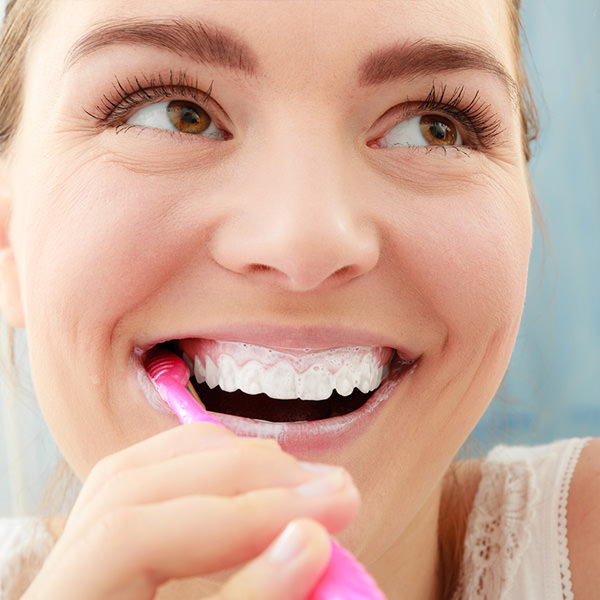 Verb - to brush